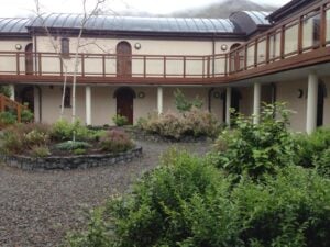 Delphi Courtyard 2