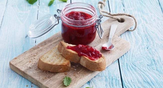 Strawberry jam with lemon and mint