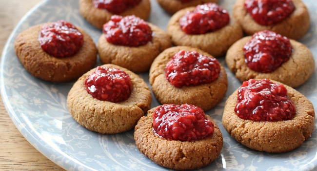 Healthy Jammie Dodgers Recipe by The Wonky Spatula