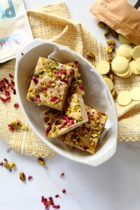 White Chocolate Vanilla Protein Bars Recipe by Peachy Palate