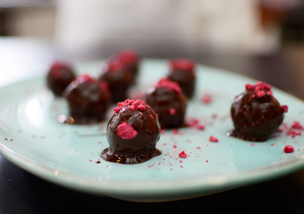 Chocolate and Raspberry Balls Recipe from Siúcra