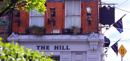 The Hill Pub Cake Champagne