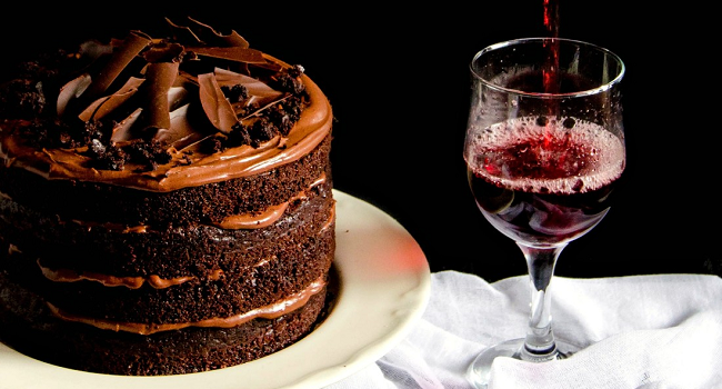 This Sunday 3rd of December, South King Street's caffeine mecca Coffee Culture is lending the stage to another of our favourite beverages and hosting a pop-up event named Don't Call Me Sugar, which will focus on changing the misconception about sweet wines and dessert wines. Guests will be able to taste 11 bottlers from some of the world's best regions known for the quality of their sweet wines including Sauternes, Tokajy and Porto. You'll be able to appreciate the differences between five different types of sweet wine: Sparkling, Slightly Sweet, Richly Sweet, Sweet Red and Fortified. This is the perfect opportunity to explore and compare the world of sweet wines, and discover the styles and the complexity they can offer. The wines will be paired with delicious desserts that complement their notes, for example, a nutty Vin Santo paired with a slice of Christmas cake, or a glass of Recioto served with a decadent chocolate brownie topped with hot dark cherries. During your visit, you will be also able to learn about the different production methods for sweet wines such as passito, late harvest, noble rot, ice wine and fortified. The event will take place from 1:00 pm to 4:00 pm and you can drop by anytime and taste at your own rhythm. Tickets are priced at €38.30. More information: eventbrite.ie