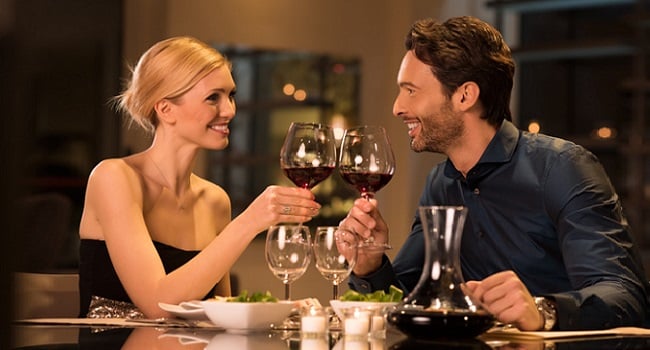 How to Win at Choosing Wine on a Date – A Sommelier's Guide to Do’s and Don’ts