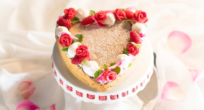 Siúcra & Catherine Fulvio's LOVE U Mother’s Day Cake recipe