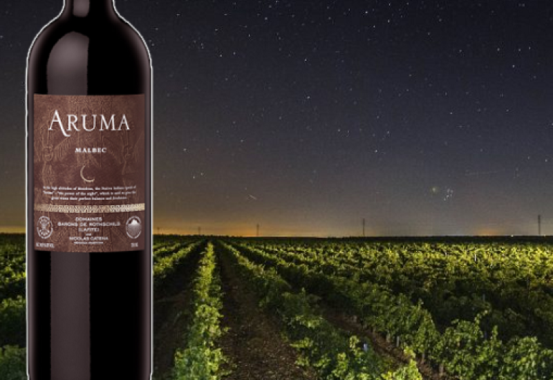 A Delightful Red Inspired in the Night to Enjoy this Halloween Bank Holiday