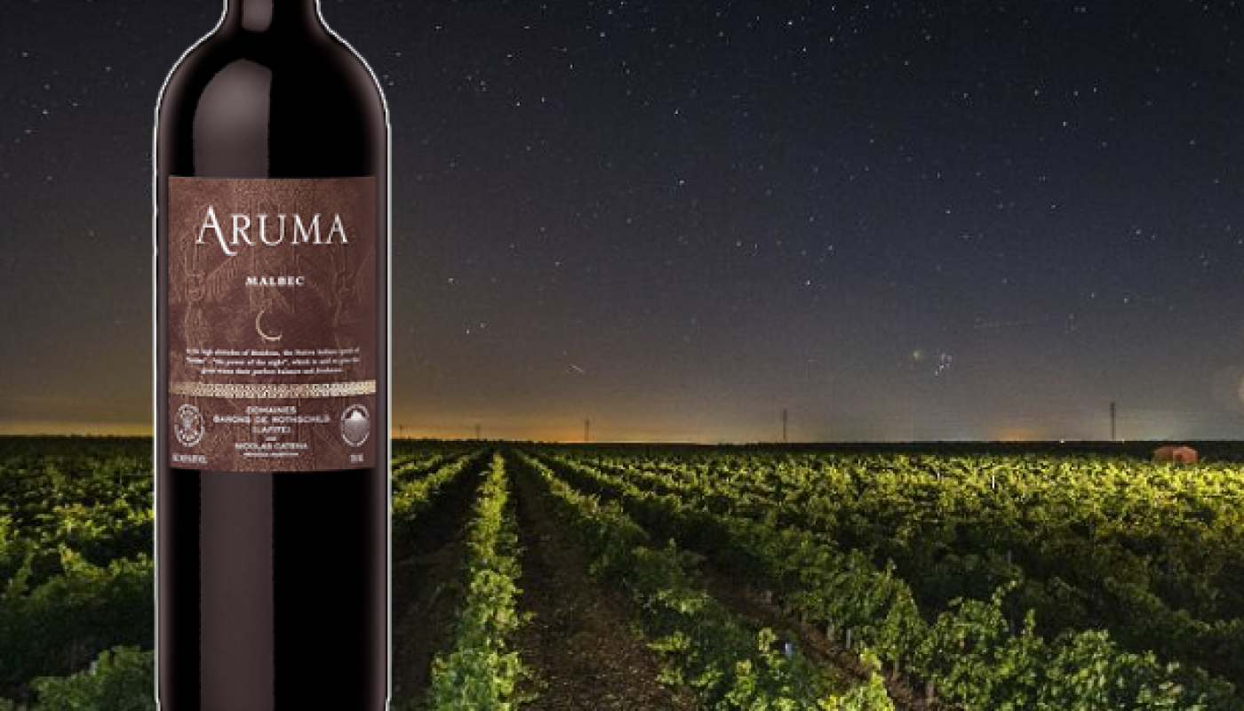 A Delightful Red Inspired in the Night to Enjoy this Halloween Bank Holiday