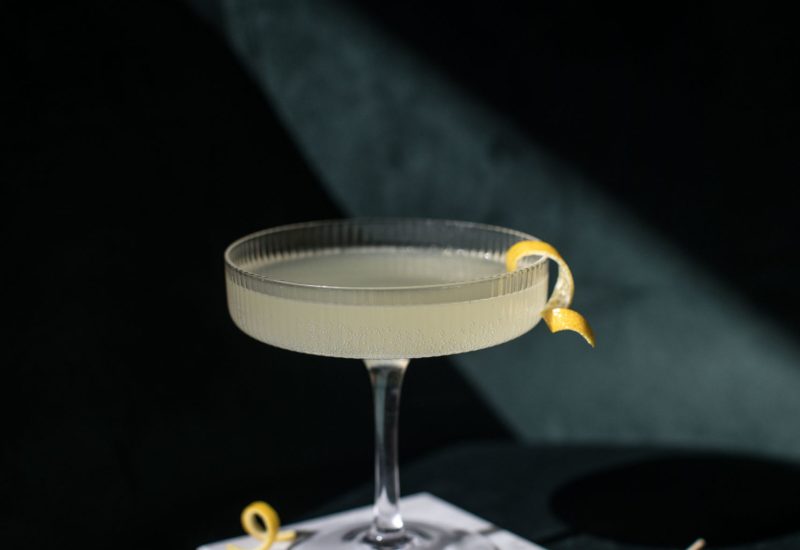 Bees Knees cocktail recipe craft cocktails by pepperazzi