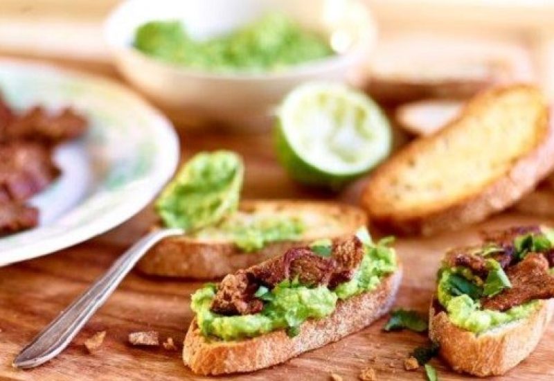 Crostini with Spiced Lamb and Avocado