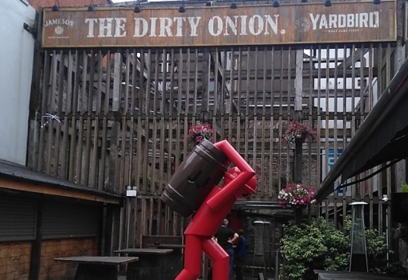 A Bar of Many Layers: The Dirty Onion, Belfast - Bar Review [December Edition]