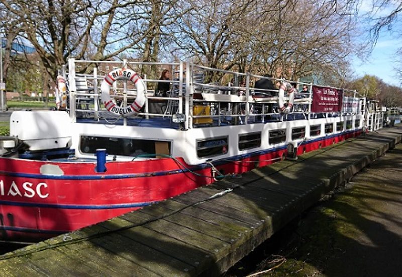 This Floating Restaurant is the Ultimate Way to Enjoy Dublin's Grand Canal - La Peniche Review
