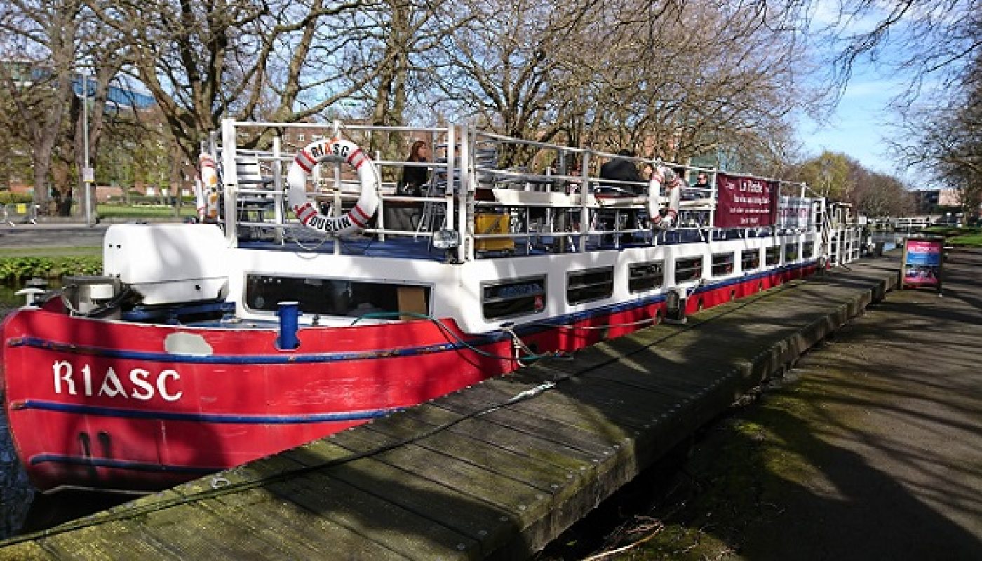 This Floating Restaurant is the Ultimate Way to Enjoy Dublin's Grand Canal - La Peniche Review