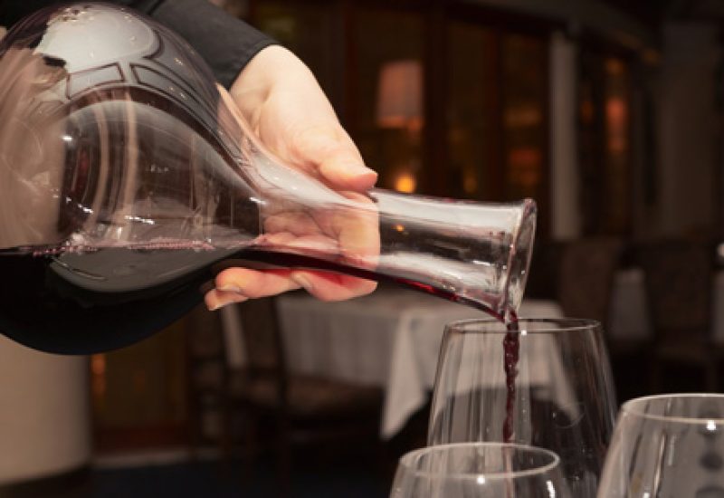 when to decant a bottle of wine