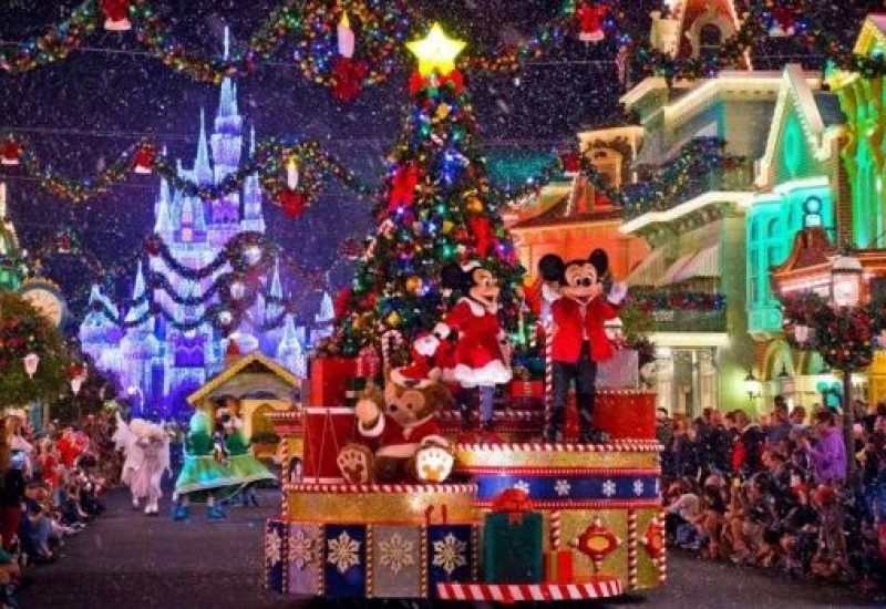 Disneyland-Christmas