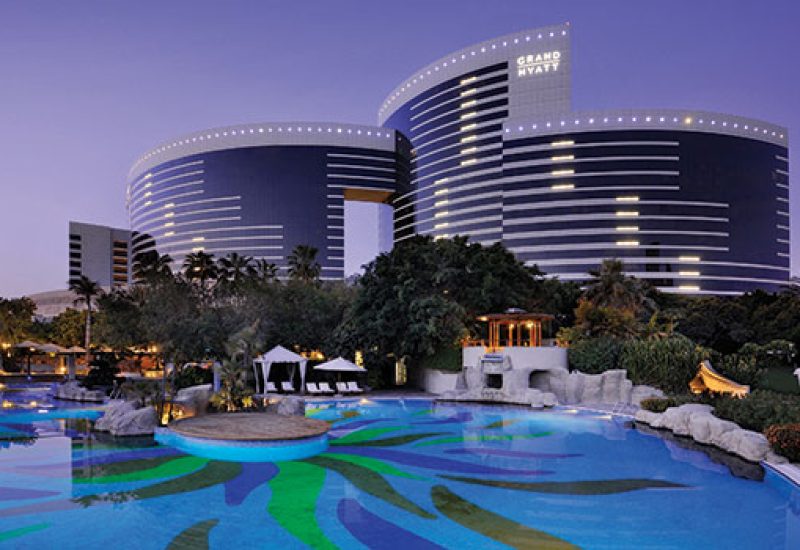 Emirates (2)