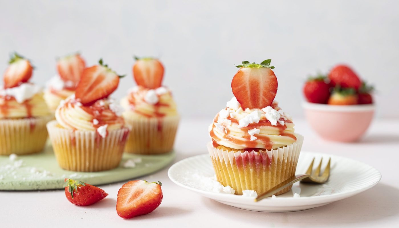 Eton-Mess-Cupcakes-by-Siúcra-2