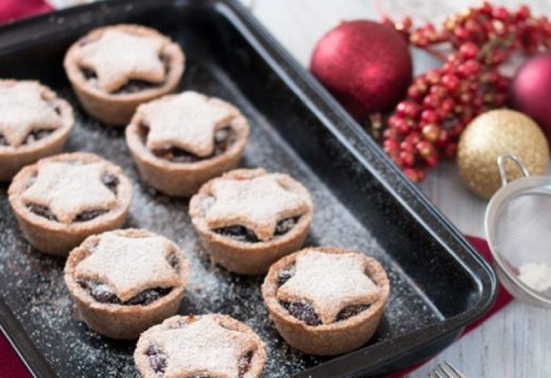 Healthy-Vegan-Mince-Pies_landscape-tray-768x512