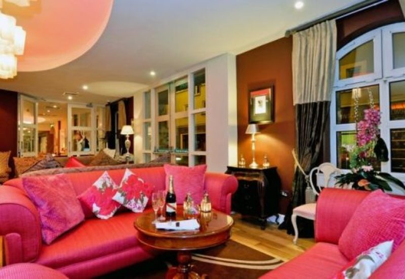 House Hotel Feature