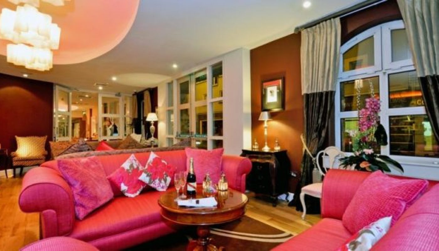 House Hotel Feature
