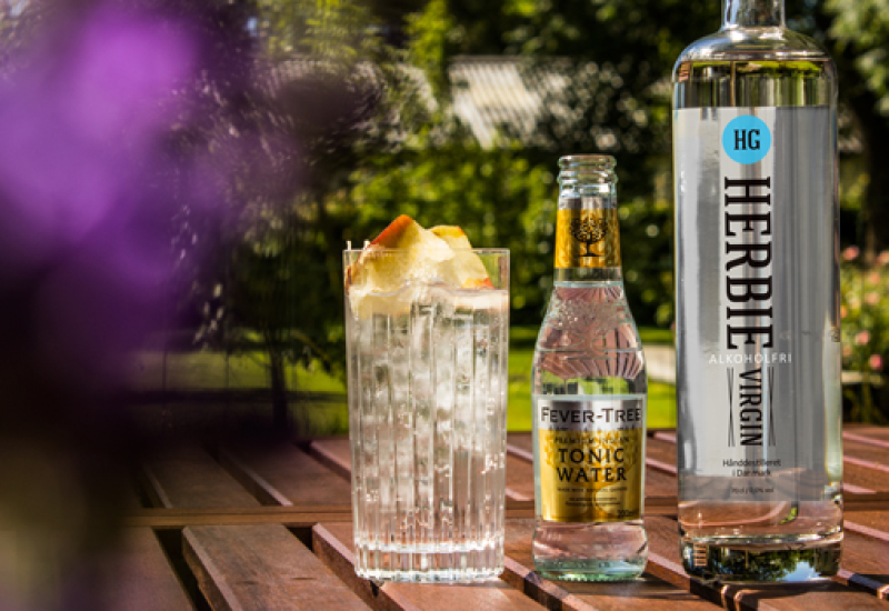 Juniper All Day Long with the World's First Non-Alcoholic Gin