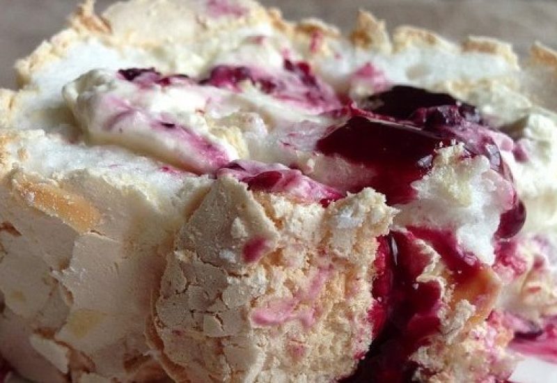 meringue-roulade