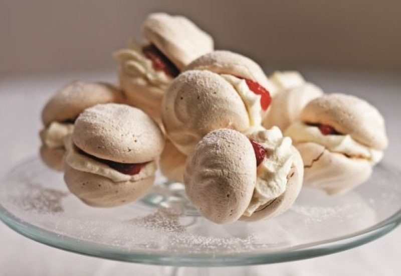 Mini Meringue Kisses