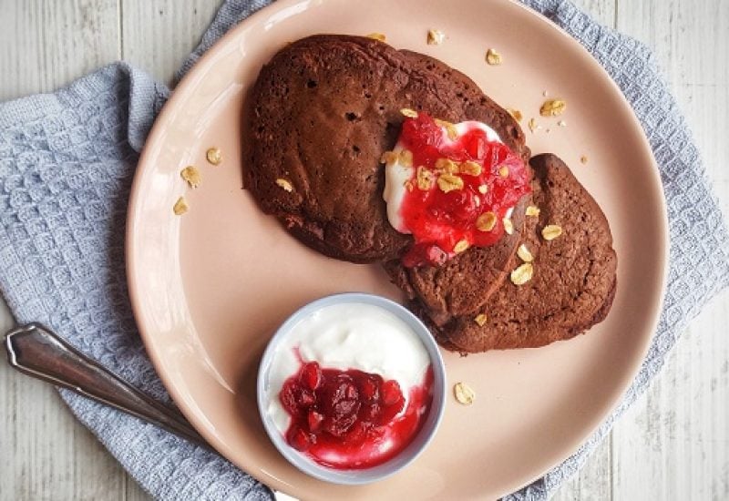 Dark Chocolate & Berry Oat Pancakes Recipe By Delalicious