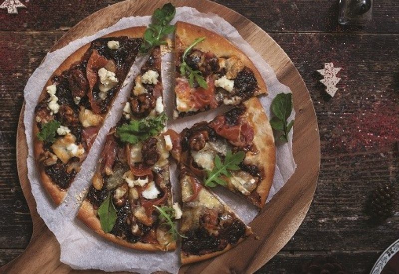 pear-prosciutto-and-walnut-pizza