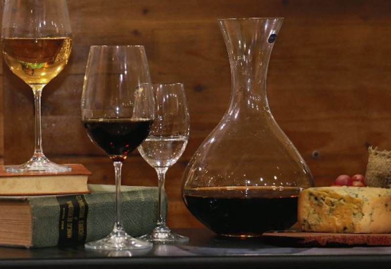 Pinots Everywhere: From Pinot Noir to Pinot Gris, Meet this Unique Family [Liam - May Edition]