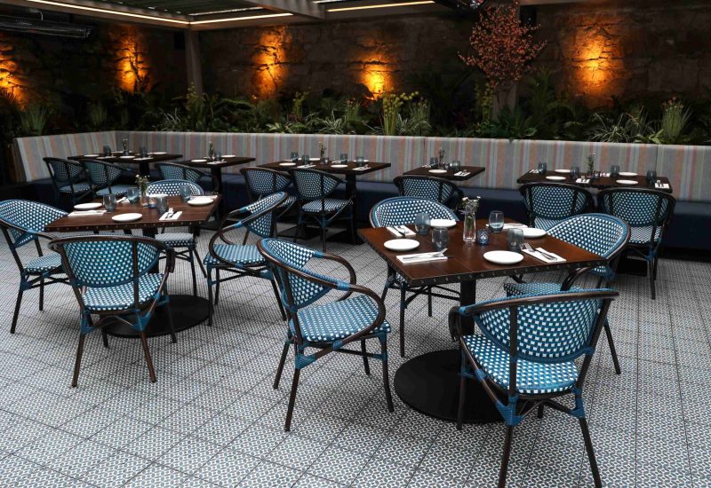 Purty Kitchen Courtyard