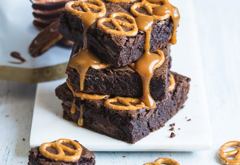 Recipe-Salted-Caramel-Pretzel-Brownies_2