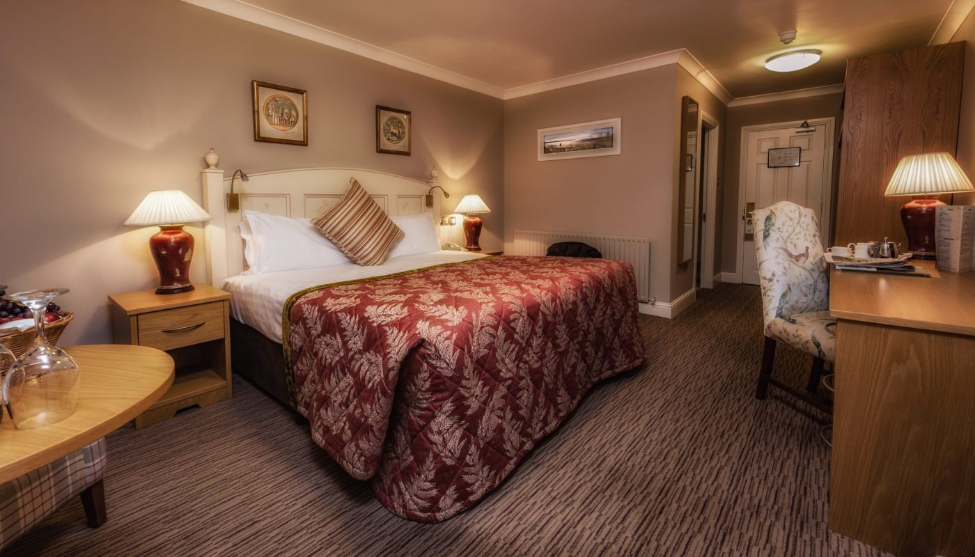 Rooms Exec Red Full Shot