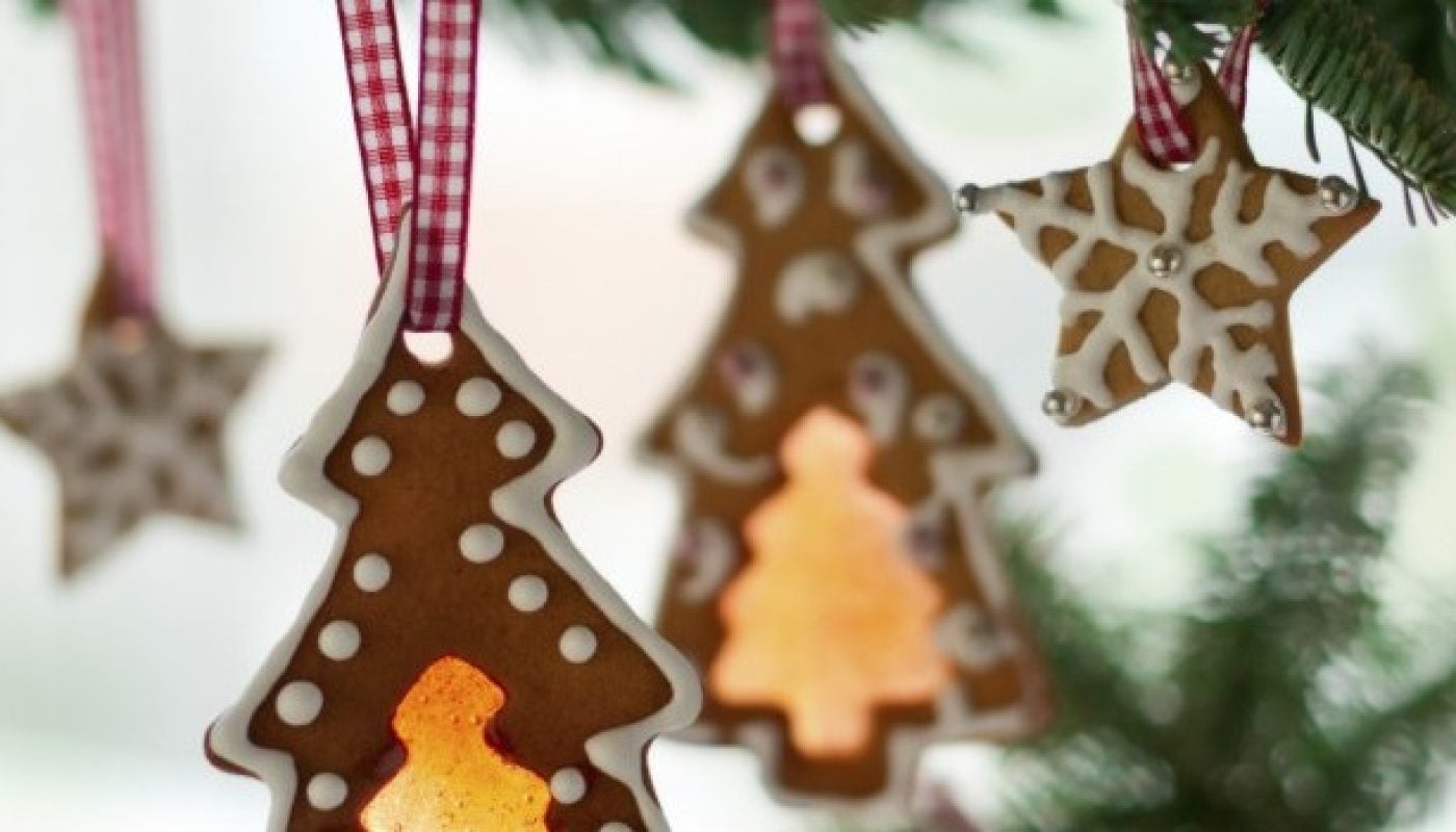 Gingerbread cookies on Christmas tree