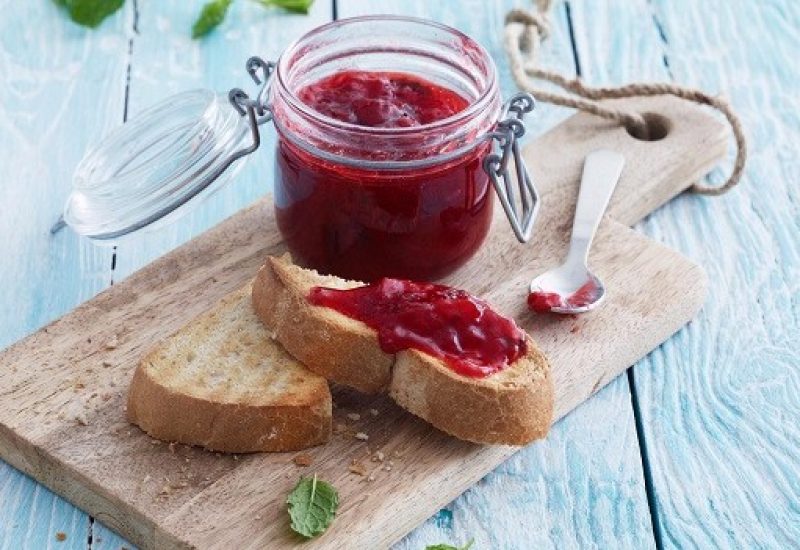 Strawberry jam with lemon and mint