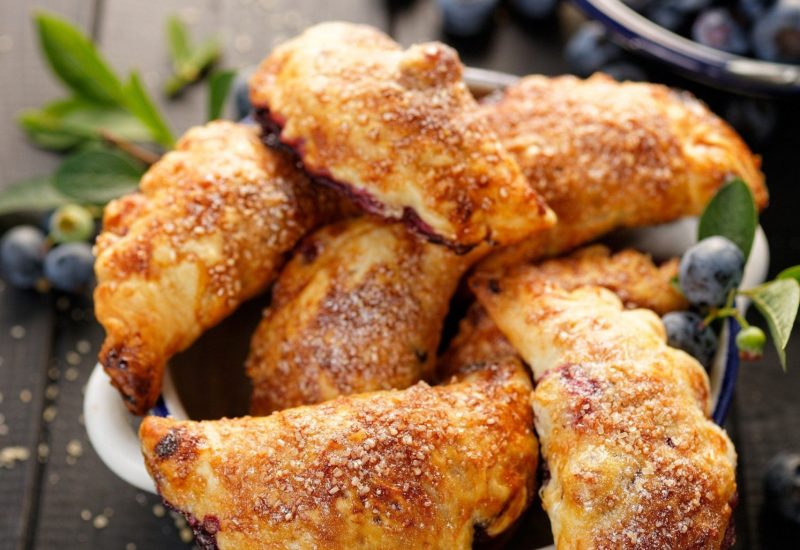 Siúcra-Blueberry-Basil-and-Goats-Cheese-Hand-Bites
