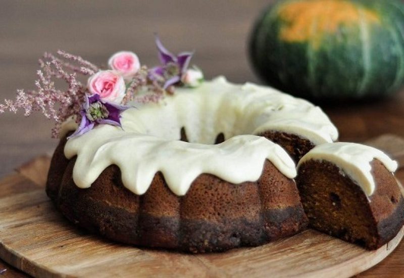 Spiced Pumpkin Cake Recipe with Beurre Noisette Buttercream by The Flour Artist