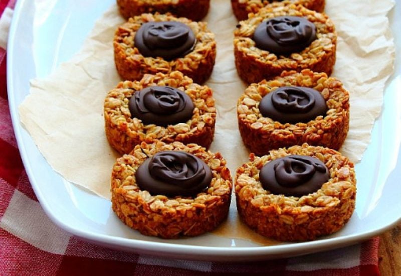 Oatmeal Caramel Cookie Cups Recipe by Peachy Palate