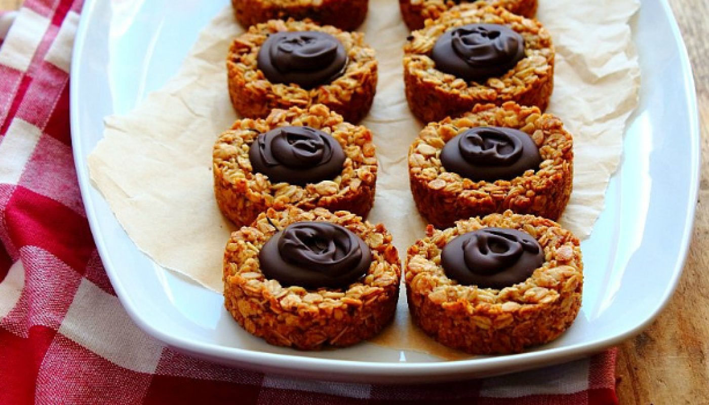 Oatmeal Caramel Cookie Cups Recipe by Peachy Palate