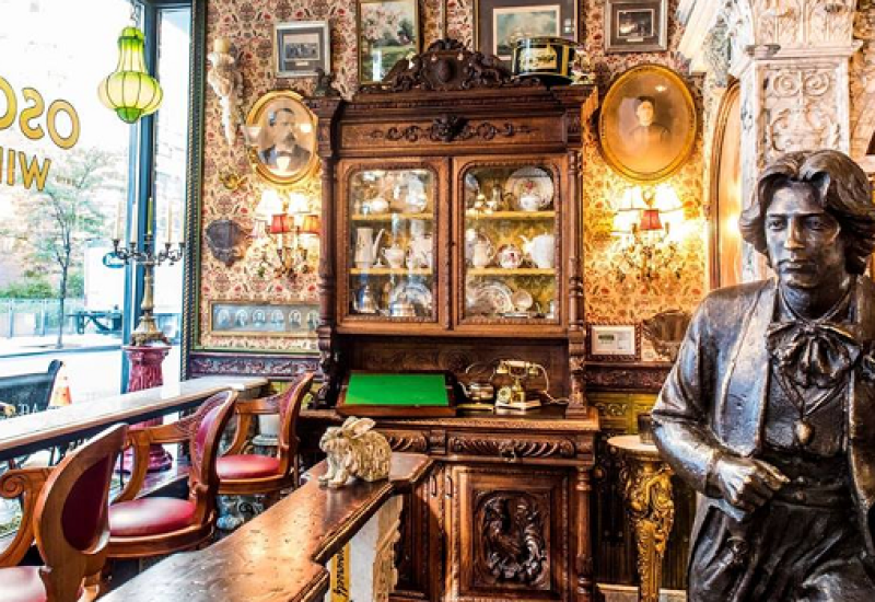 The Importance of Being Posh: Irish Duo Opened Stunning Oscar Wilde Themed Bar in New York