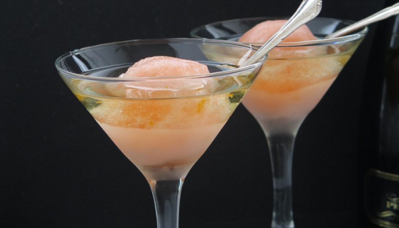 Is this the Next Frosé? Meet your New Summer Cocktail Boss