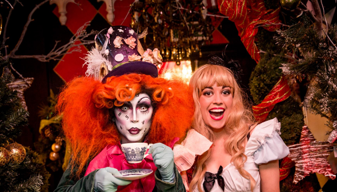 The Perfect Unbirthday Treat This Alice in Wonderland Afternoon Tea Looks Madly Cool