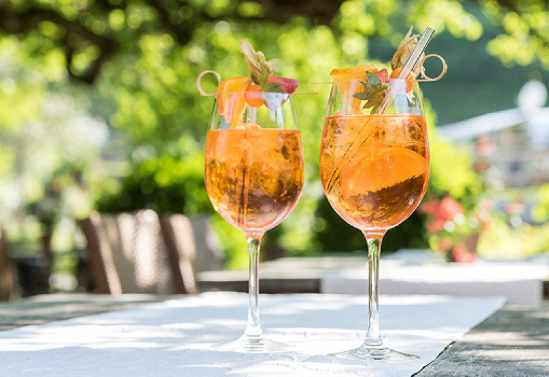 The Summer of the Spritzer Your Essential Guide to Spritz Cocktails 2