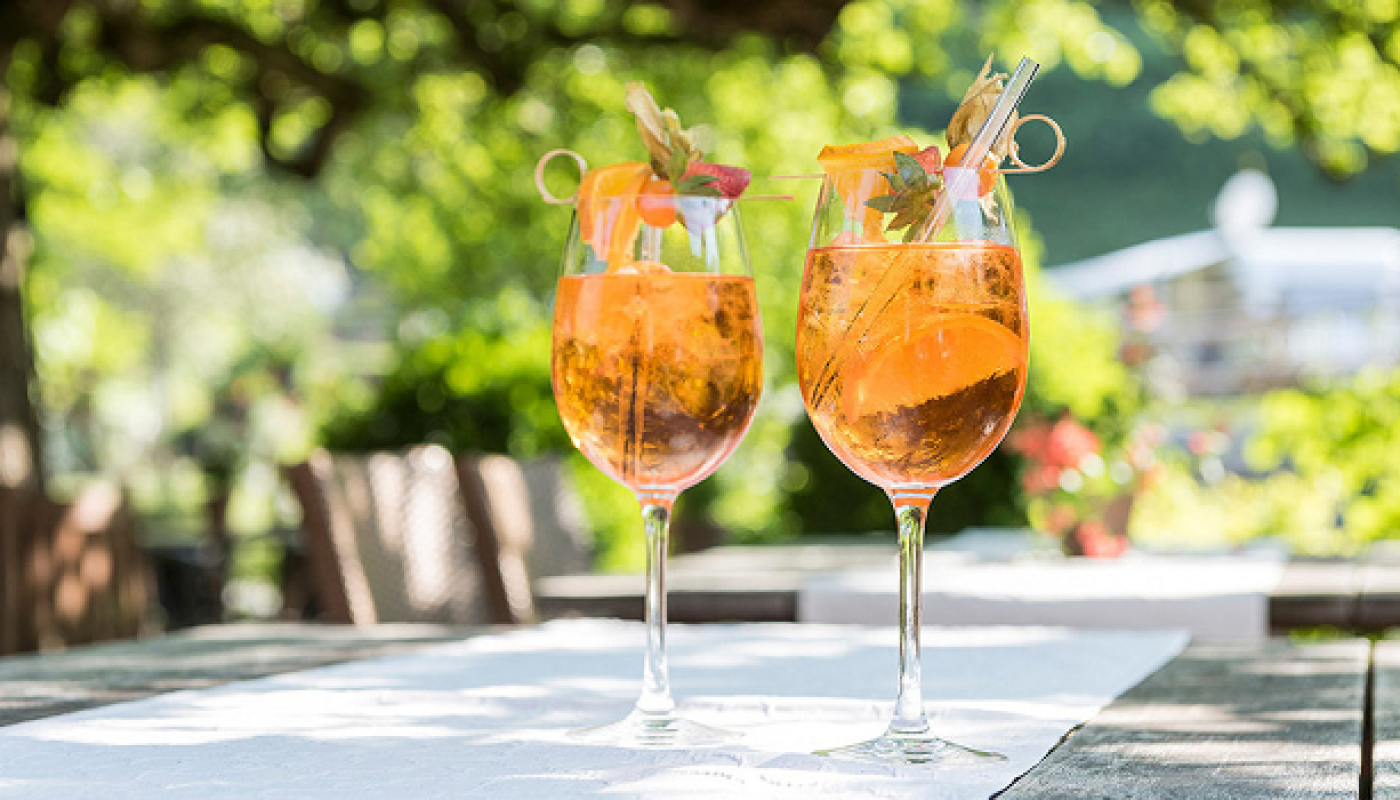 The Summer of the Spritzer Your Essential Guide to Spritz Cocktails 2