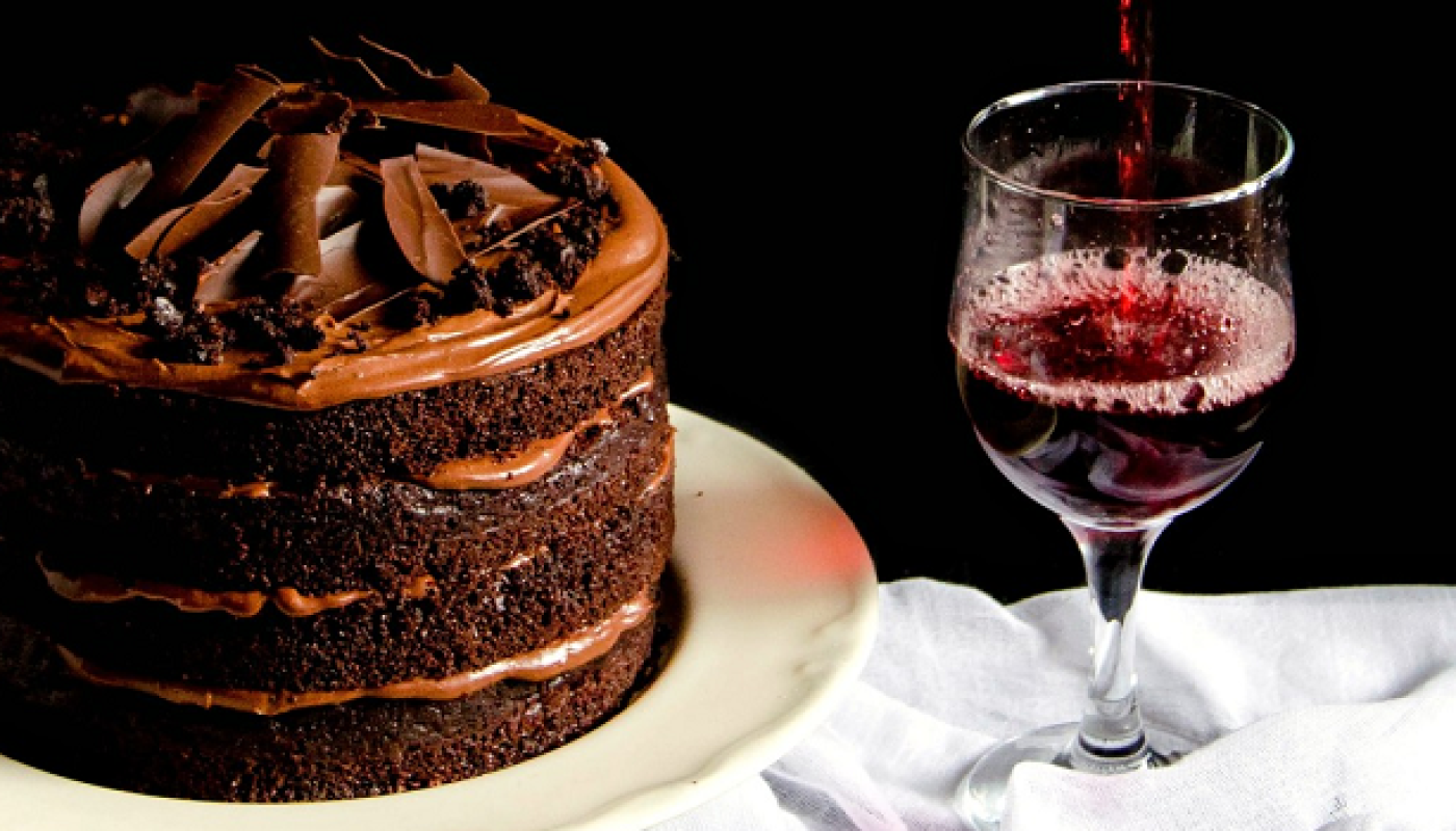 This Sunday 3rd of December, South King Street's caffeine mecca Coffee Culture is lending the stage to another of our favourite beverages and hosting a pop-up event named Don't Call Me Sugar, which will focus on changing the misconception about sweet wines and dessert wines. Guests will be able to taste 11 bottlers from some of the world's best regions known for the quality of their sweet wines including Sauternes, Tokajy and Porto. You'll be able to appreciate the differences between five different types of sweet wine: Sparkling, Slightly Sweet, Richly Sweet, Sweet Red and Fortified. This is the perfect opportunity to explore and compare the world of sweet wines, and discover the styles and the complexity they can offer. The wines will be paired with delicious desserts that complement their notes, for example, a nutty Vin Santo paired with a slice of Christmas cake, or a glass of Recioto served with a decadent chocolate brownie topped with hot dark cherries. During your visit, you will be also able to learn about the different production methods for sweet wines such as passito, late harvest, noble rot, ice wine and fortified. The event will take place from 1:00 pm to 4:00 pm and you can drop by anytime and taste at your own rhythm. Tickets are priced at €38.30. More information: eventbrite.ie