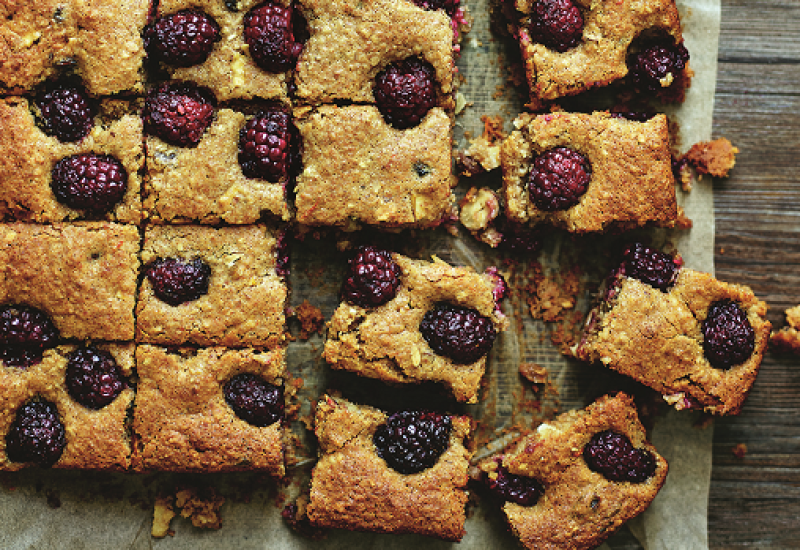blackberry_hazelnut_spelt_cake_bites