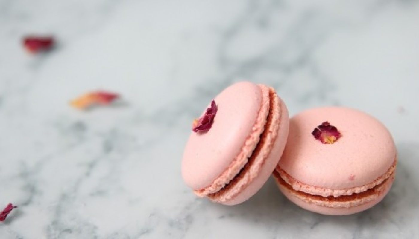 cove cake design macaron