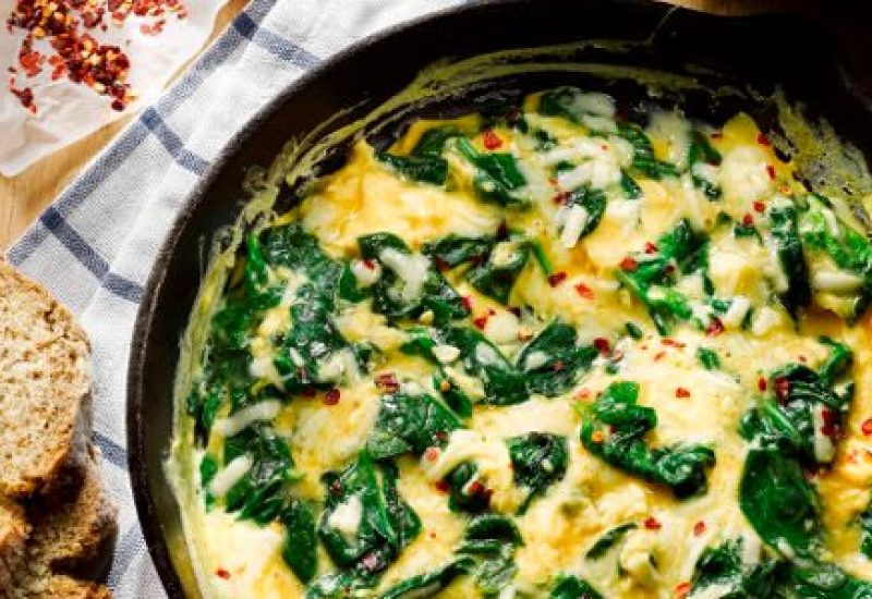 five-minute-scrambled-eggs-with-spinach-and-chilli-flakes3
