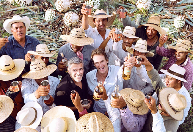 Georgle Clooney Enters the Mezcal Game with this Sleek New Premium Bottle | George Clooney Mezcal