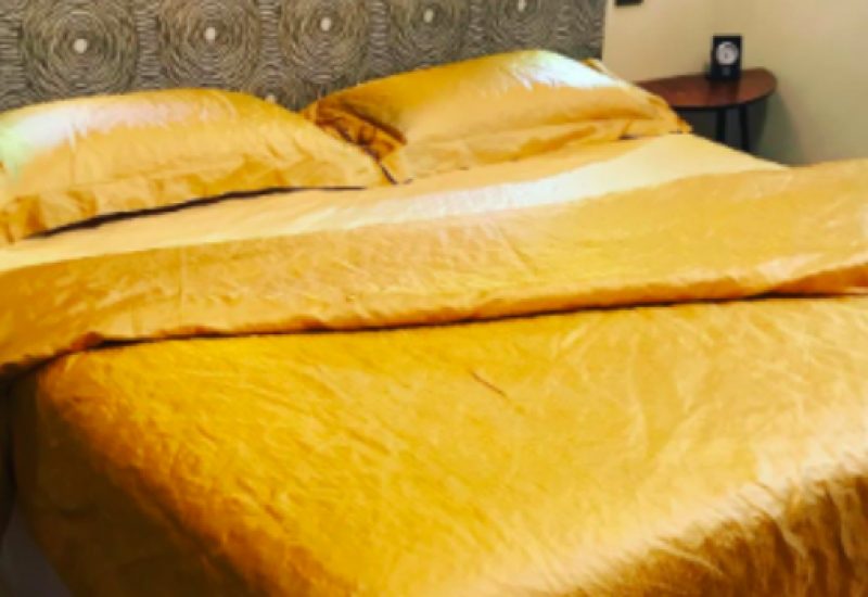 elisadalbosco instagram gold bed sheets instagram