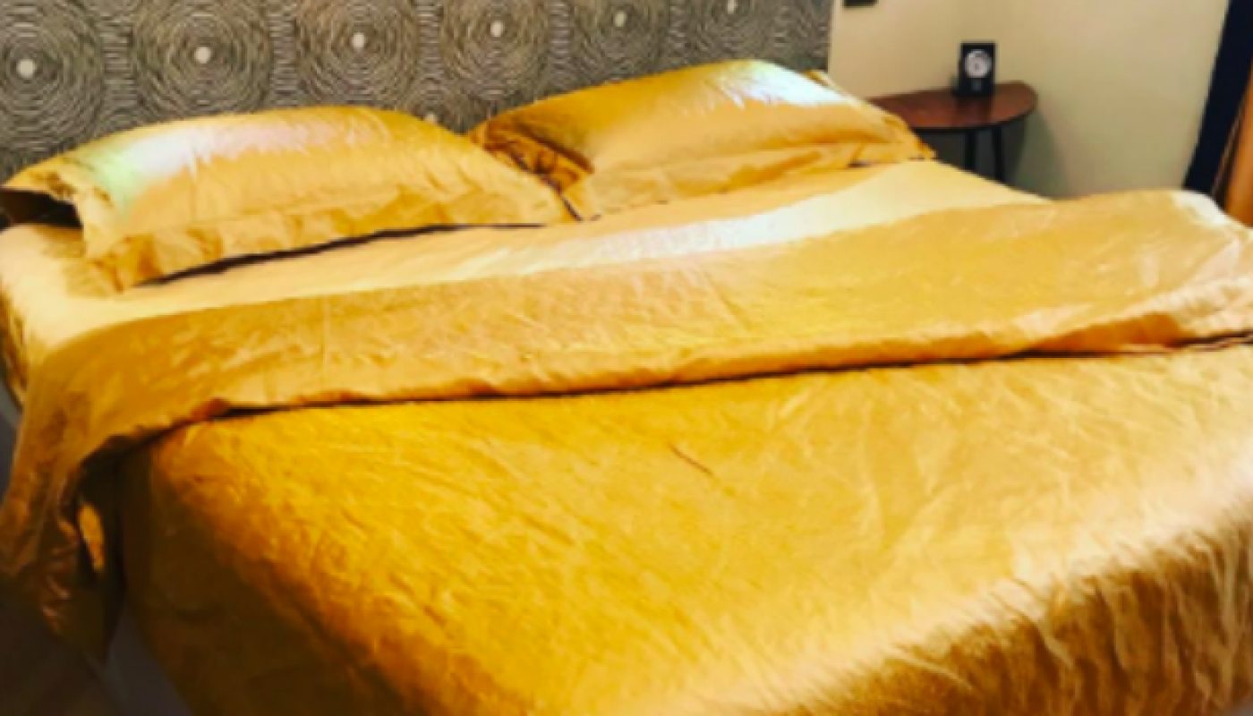 elisadalbosco instagram gold bed sheets instagram